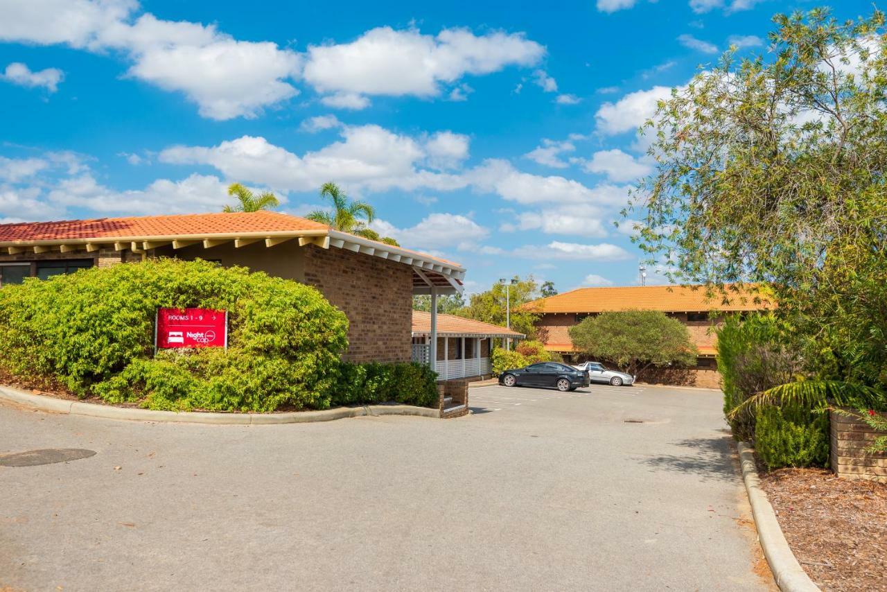 ホテル ナイトキャップ アット ワンネルー タバーン Wanneroo エクステリア 写真